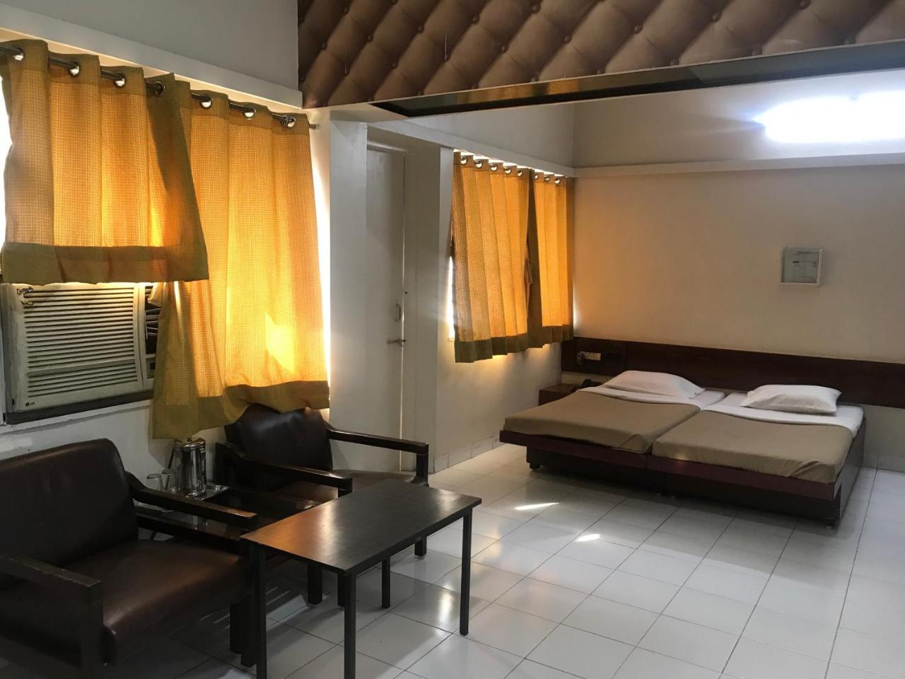 Hotel Maurya Residency Púna Exteriér fotografie